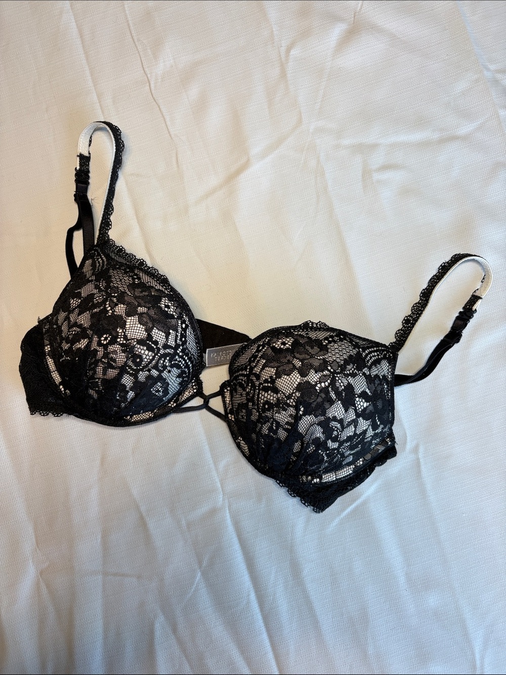 Victoria’s Secret Women’s Miraculous Plunge White Cup With Black Lace Bra; 34B